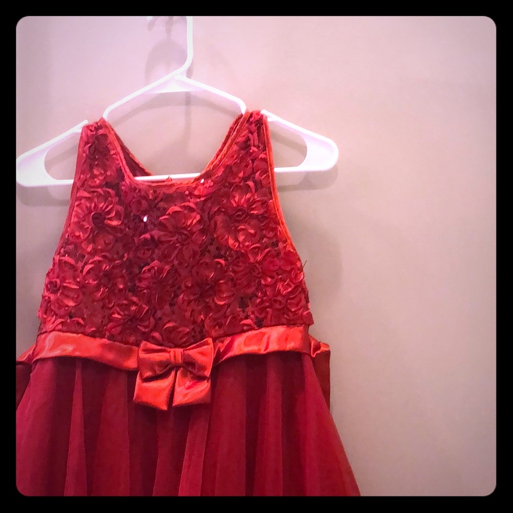 Red dress w/ sequin and flowers